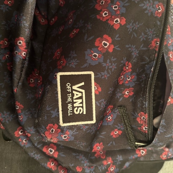 Vans off the wall floral dark backpack like new - Picture 6 of 7